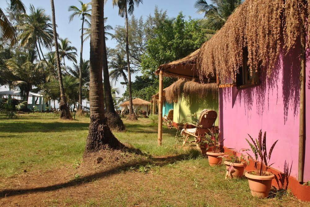 Mamagoa Resort Morjim Zewnętrze zdjęcie